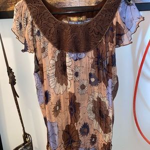 Brown flower top